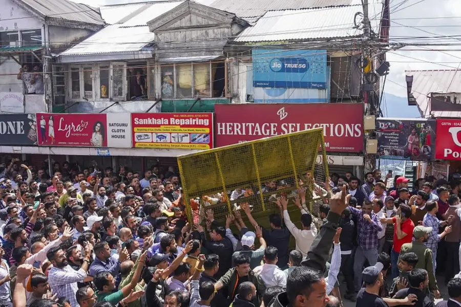 Water cannon, lathi-charge on Shimla's streets amid massive anti-mosque protests | WATCH