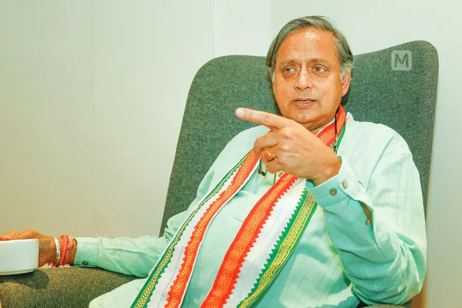 വിവാദം മറയ്ക്കാനുള്ള കെട്ടുകഥയോ തരൂരിന്റെ ബി.ജെ.പി. പ്രവേശം? അടുപ്പക്കാർ പറയുന്നത് ഇതാണ്