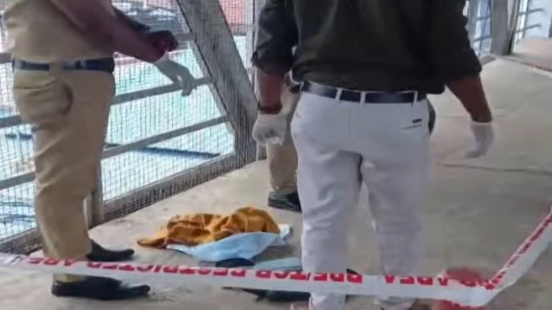 Body of newborn abandoned at Thrissur railway station | Photo: screengrab