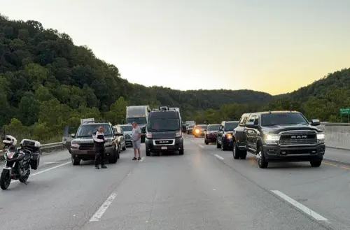 Traffic stopped on Interstate 75 during an active shooter incident near London | Photo: AFP