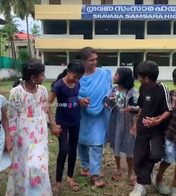 Deepthi with her students | Screengrab
