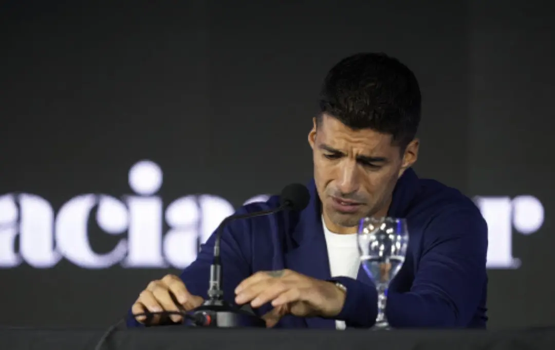 Uruguayan soccer player Luis Suarez announces his retirement from the national football team in Montevideo, Uruguay. | Photo: AP