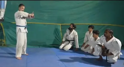 Rahul Gandhi training kids