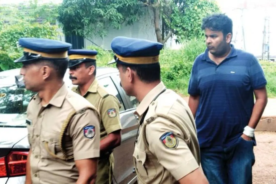 Cops collecting evidence with former manager of Bank of Maharashtra | Photo: Mathrubhumi