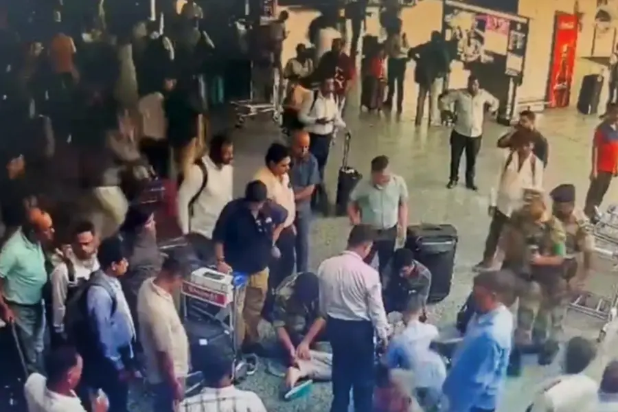CISF team saves passenger by giving CPR at Delhi airport | Watch