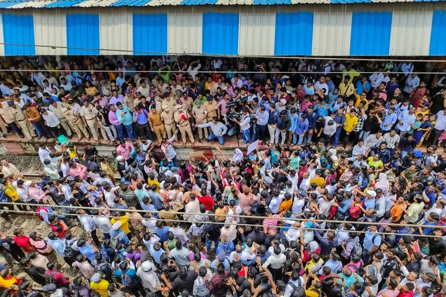 Bombay HC takes suo motu cognisance of Badlapur school assault case ...