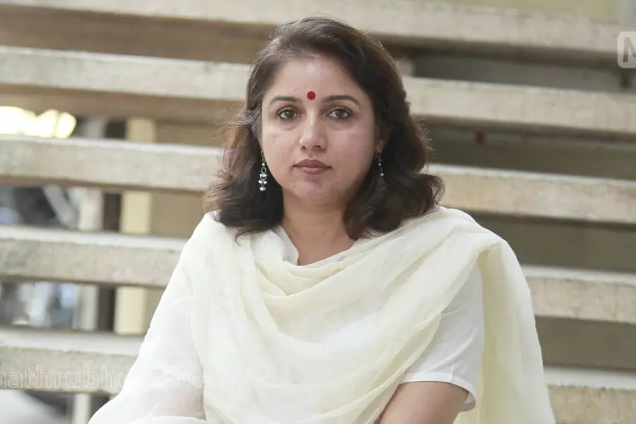 അമ്മയിൽ നമ്മളാരും ഒന്നും പറയാൻ പാടില്ല എന്നതാണ് അവസ്ഥ- രേവതി