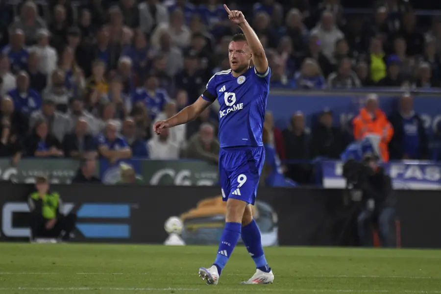 EPL: Jamie Vardy strikes as Leicester hold misfiring Spurs