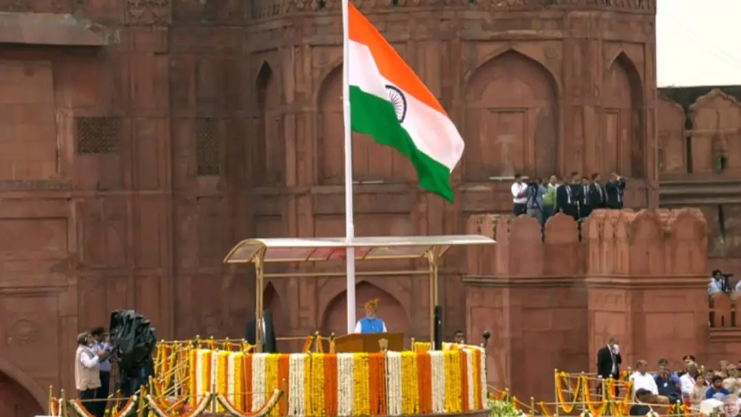 Prime Minister Narendra Modi hoists national flag at Red Fort marking India's 78th Independence Day celebrations. | Photo: ANI