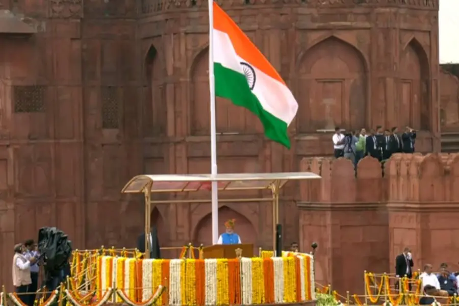 PM Modi hoists Tiranga at Red Fort to mark 78th Independence Day celebrations | Watch