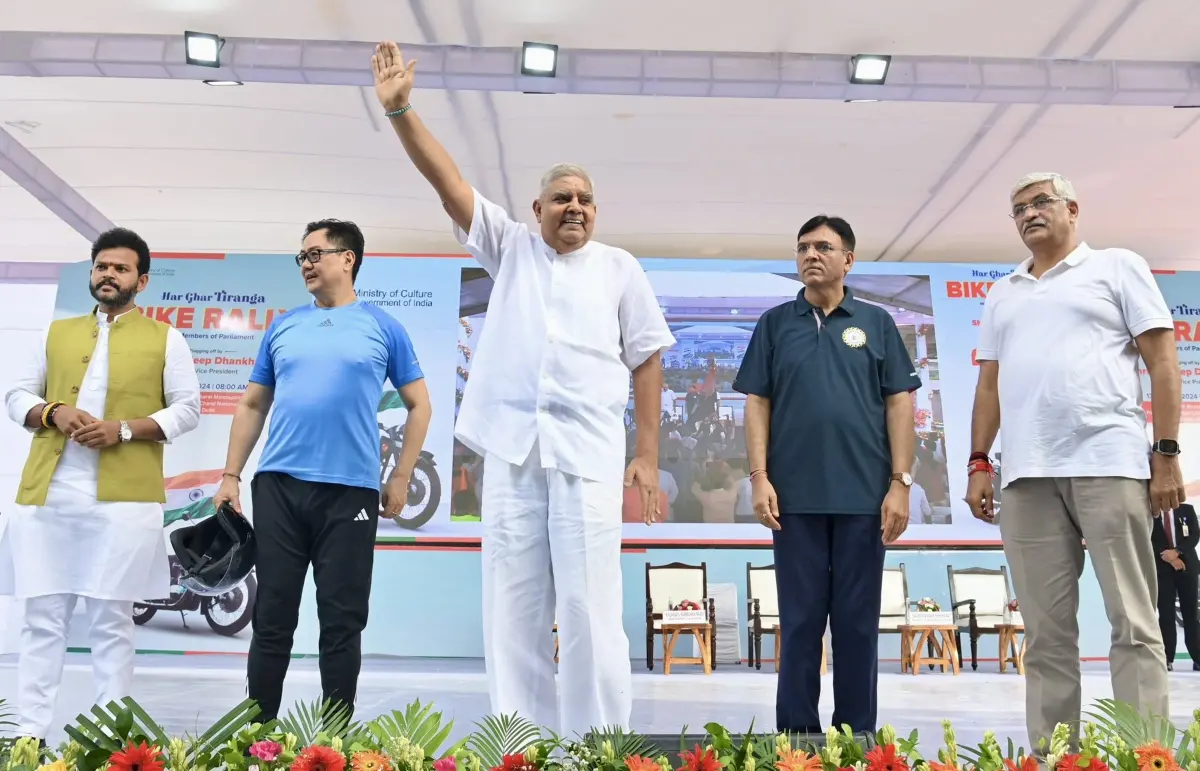 Vice-President Jagdeep Dhankhar with Union Ministers Mansukh L. Mandaviya, Kiren Rijiju, Gajendra Singh Shekhawat and K. Ram Mohan Naidu during the flagging off of the 'Har Ghar Tiranga' bike rally | Photo: PTI