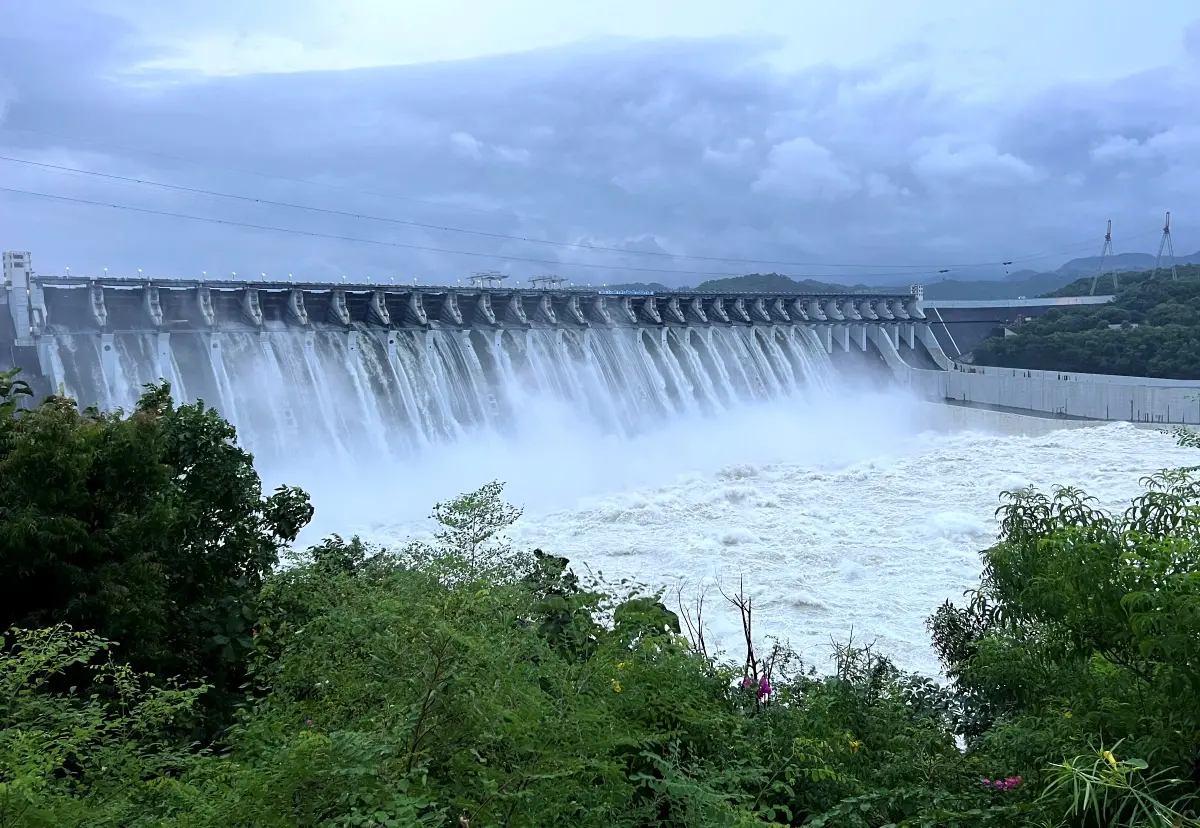 Sardar Sarovar Dam level rises; caution issued to 25 villages in Vadodara |  Mathrubhumi English
