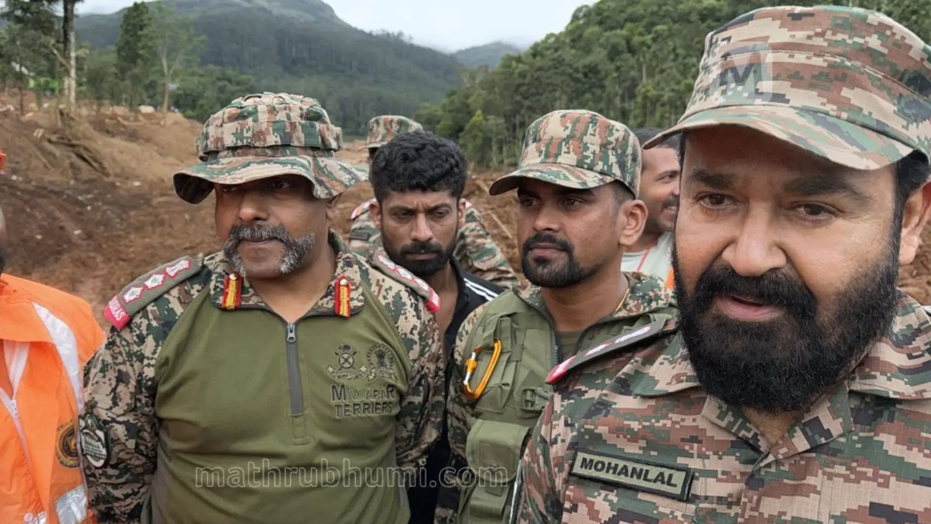 Mohanlal at Meppadi in Wayanad