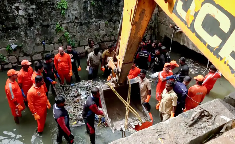 File photo of National Disaster Response Force (NDRF) personnel conducting the search and rescue operation for Joy in the Amayizhanjan Canal, in Thiruvananthapuram.