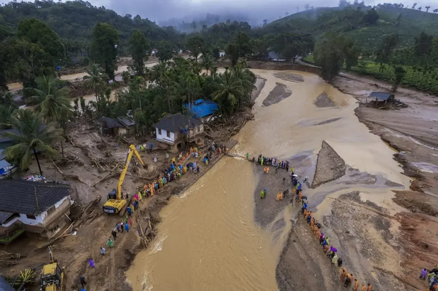 Water everywhere but not a drop to drink: Migrant workers from MP recount landslide horror