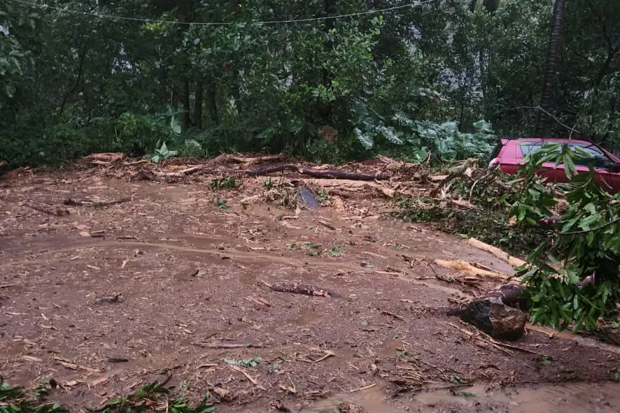 12 families stranded after landslide hits Kozhikode; houses damaged
