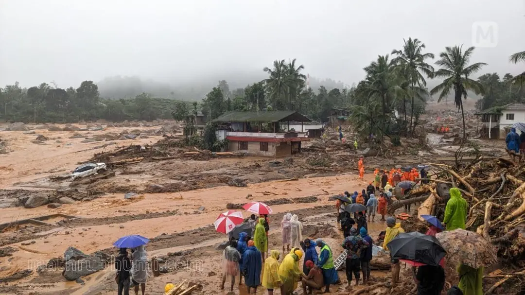 വയനാട് വെള്ളാർമലയിലെ ഉരുൾപൊട്ടൽ ദൃശ്യം | ഫോട്ടോ: വി. പി. ഉല്ലാസ് / മാതൃഭൂമി