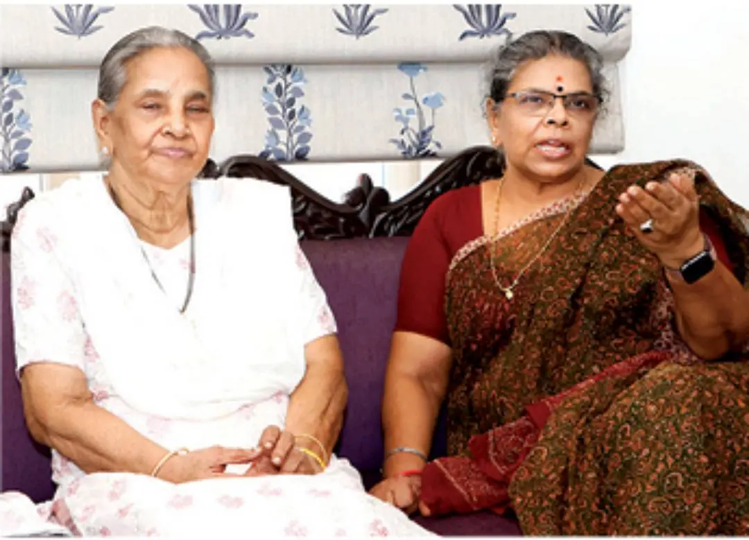 Leela and Manju, K Kailasanathan's mother and sister