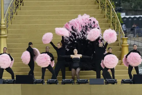 Lady Gaga sets Paris ablaze!