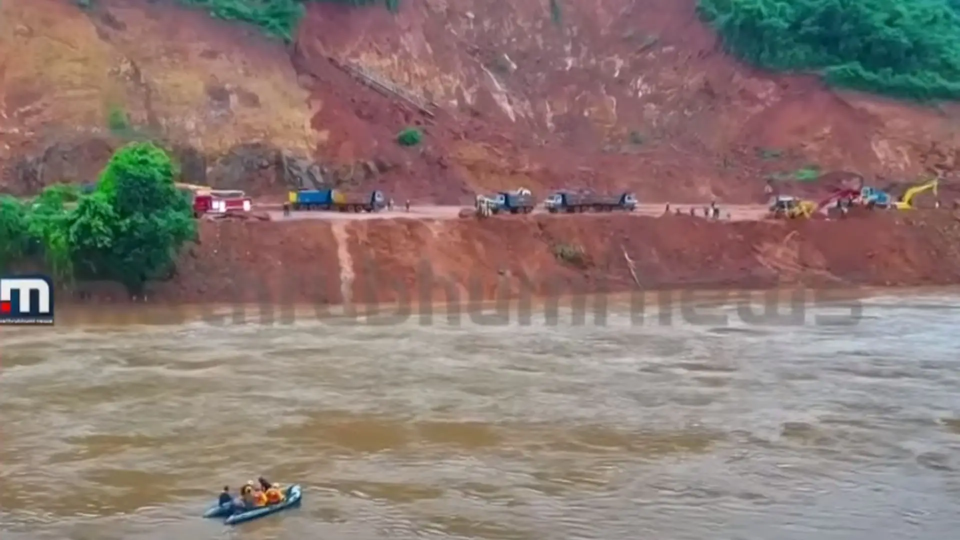 Serch for Arjun continues in the Gangavali river | Photo: Screengrab/mathrubhumi news