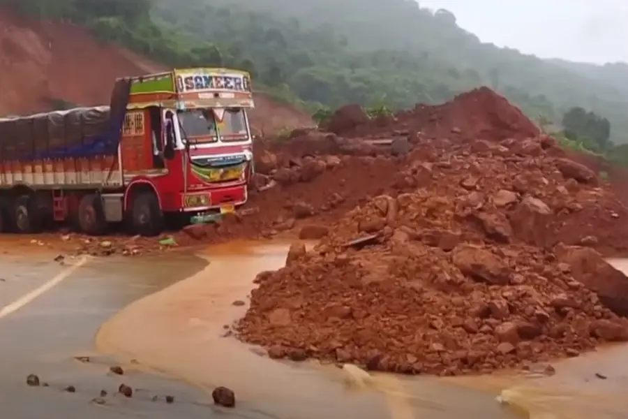 K’taka landslide: Kerala rescue workers return, river mission temporarily halted