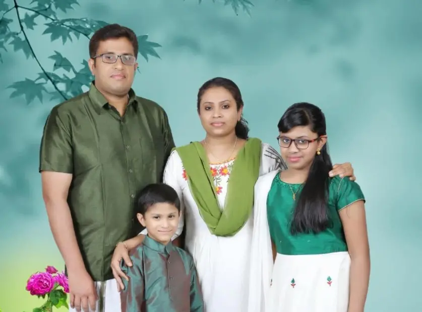 Mathew Mulackal (40), his wife Lini Abraham (38) and their children Irin (14) and Issac (9)