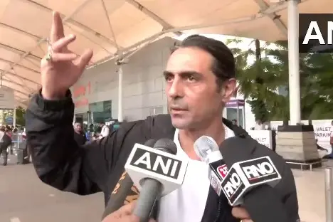 Actor Arjun Rampal leaves Mumbai Airport after Microsoft outage causes server shutdown