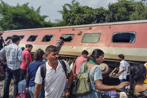 UP train tragedy: Death toll climbs to 4, Rail Ministry orders investigation