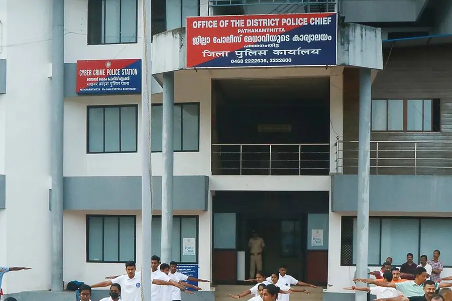 SP gives imposition to woman SI after she fails to answer criminal offense question