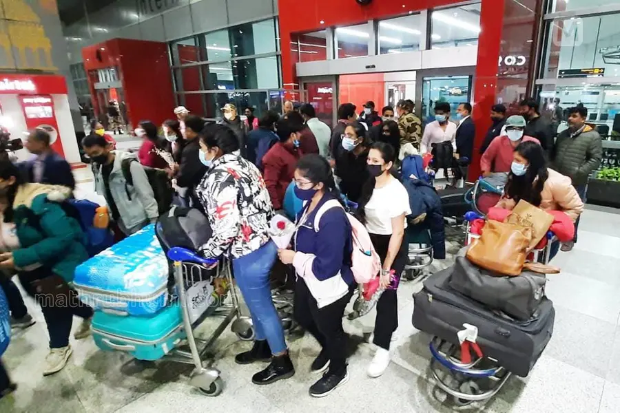 Kerala sends 2 cars for 14 returnees from Ukraine