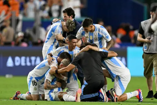 Players of Argentina celebrate after winning the Conmebol 2024 Copa America tournament final football match between Argentina and Colombia at the Hard Rock Stadium, in Miami, Florida | Photo: AFP
