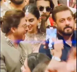 SRK and Salman Khan at the wedding