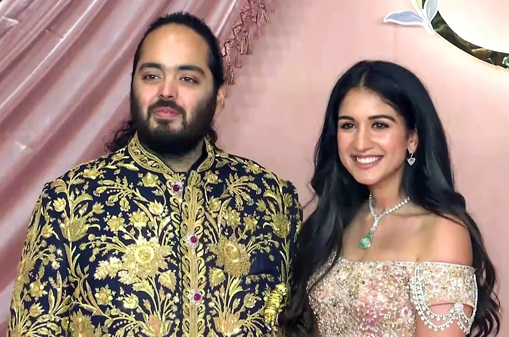 Radhika Merchant (R) with his fiancé Anant Ambani