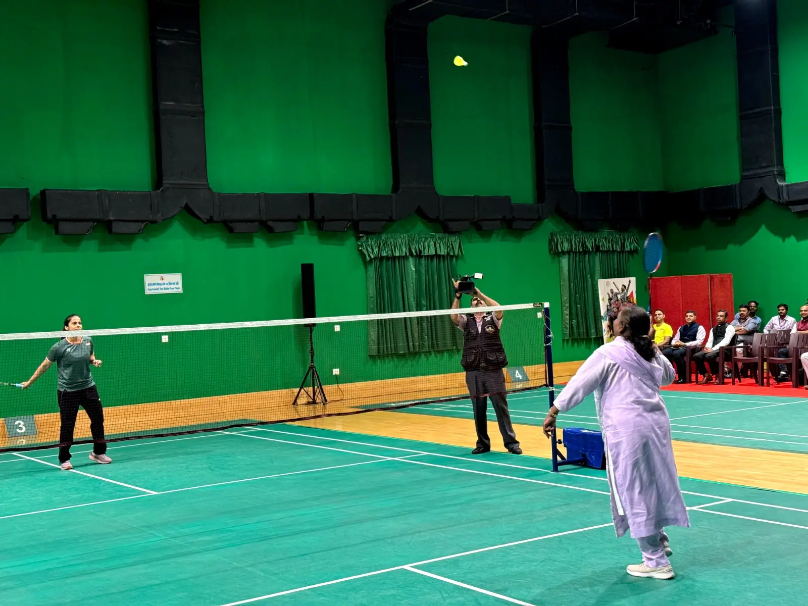 President Droupadi Murmu and Saina Nehwal enjoying badminton