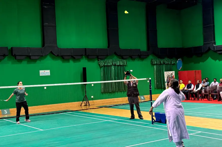 Serving fun moments! President Murmu and Saina Nehwal enjoy badminton together