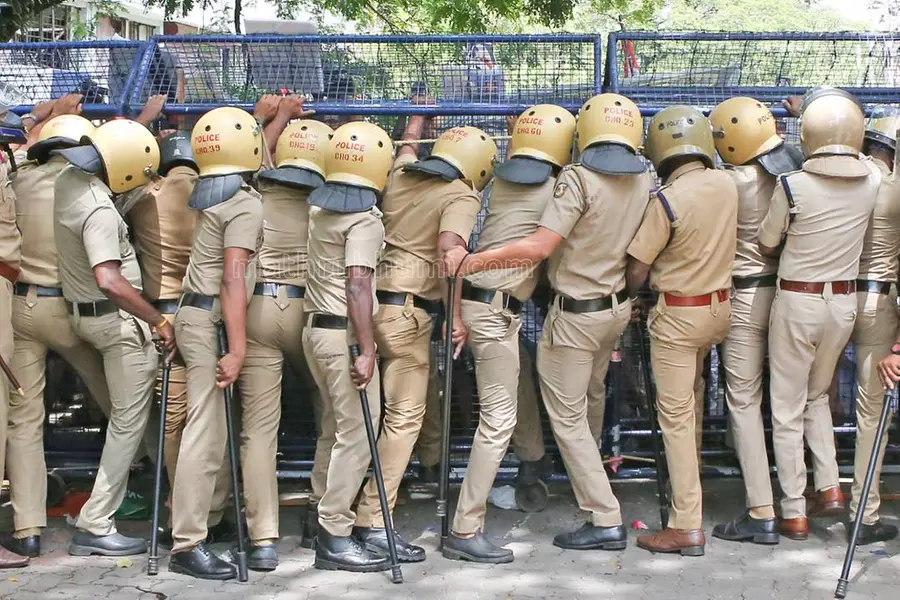 Kochi police to get family time on b’days and wedding anniversaries; Leave to be granted