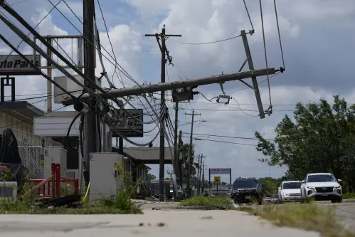 Eight killed after Beryl sweeps across US; power outage leaves people in disarray
