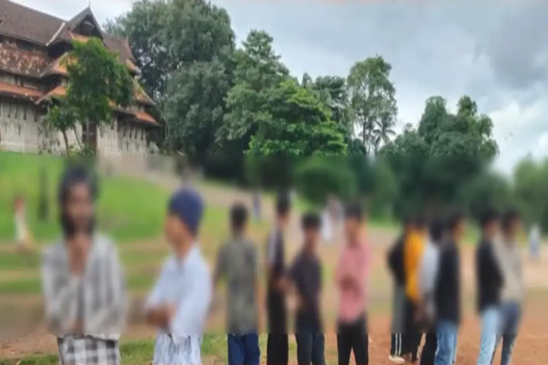 People gathered at Thekkinkadu grounds for birthday celebration | Photo: Screen Grab / Mathrubhumi News