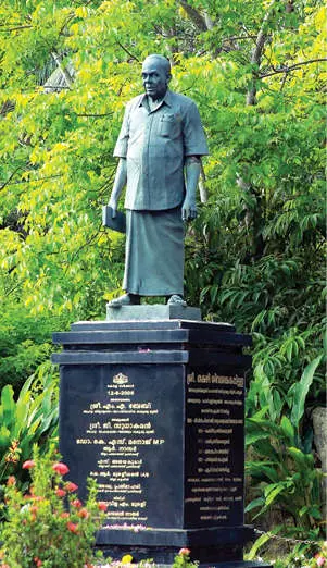 A statue installed in Thakazhi memorial