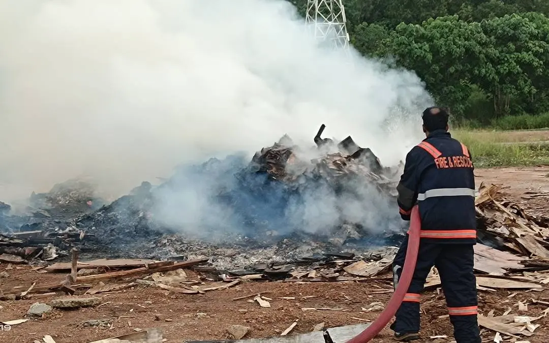 Fire and rescue trying to put the fire down on remnants of 'Guruvayoor Ambalanadayil' set | Photo: Special Arrangement
