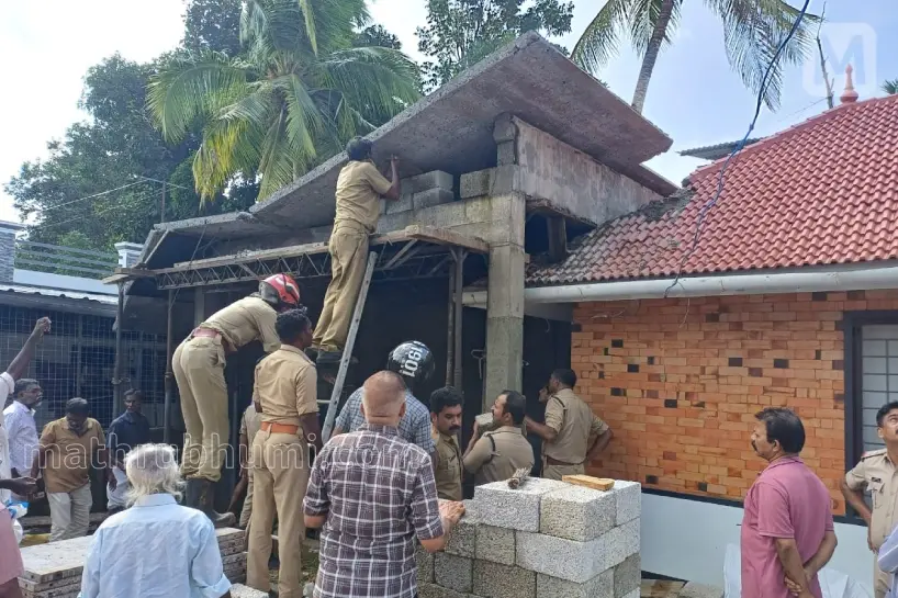 Two construction workers die as concrete roof of house collapses in Mavelikkara
