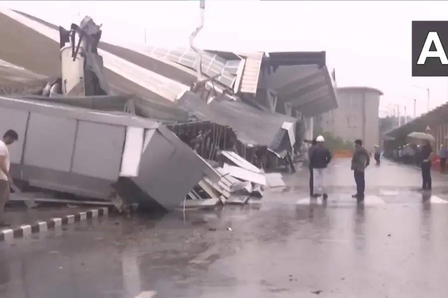 Airport tragedy: Congress, BJP indulge in political blame game