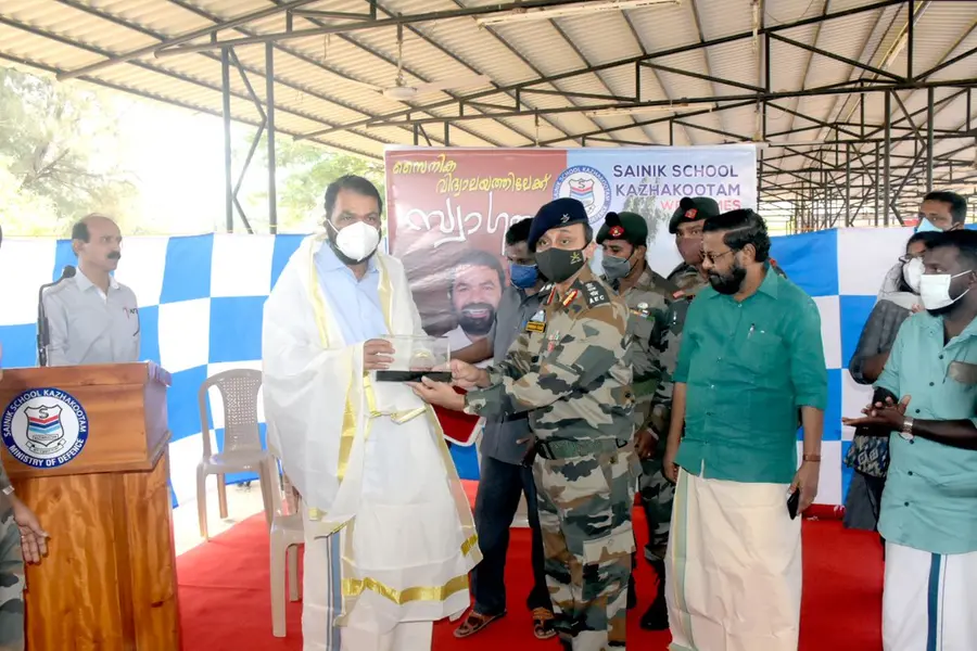 Minister Sivankutty visits Sainik school to discuss financial crisis