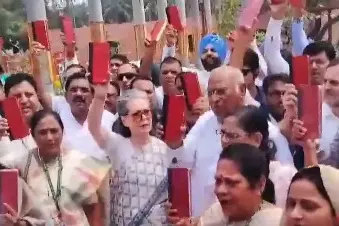 INDIA bloc leaders including Sonia and Rahul protest ahead of 18th Lok Sabha session