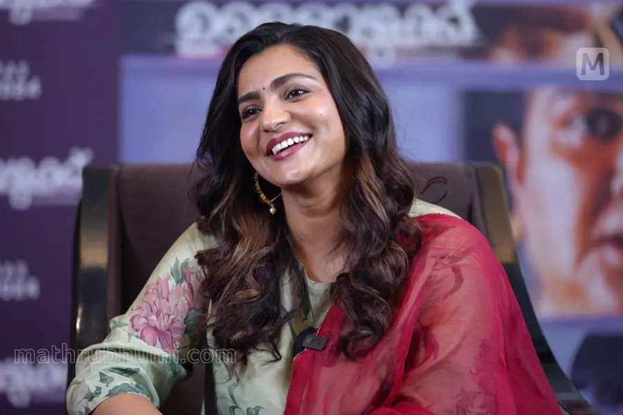 Christo’s perseverance and certain dark stages of my life made me choose ‘Ullozhukku’: Parvathy