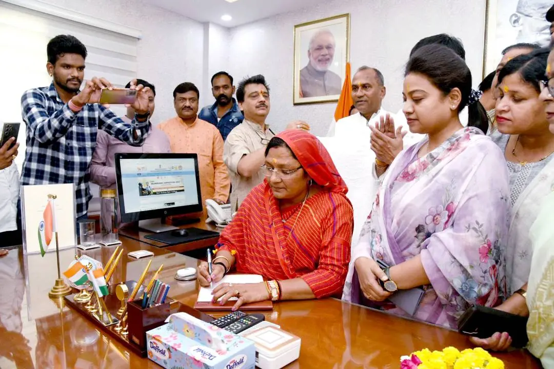 Savitri Thakur taking charge as the Minister of State for Women and Child Development
