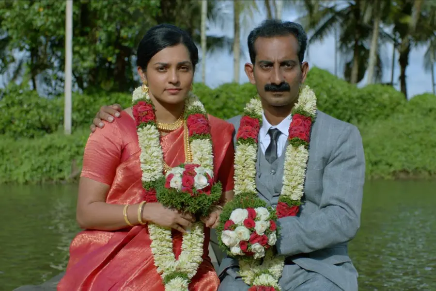 Promo video of Parvathy-Urvashi starrer 'Ullozhukku' released; Teaser on June 3