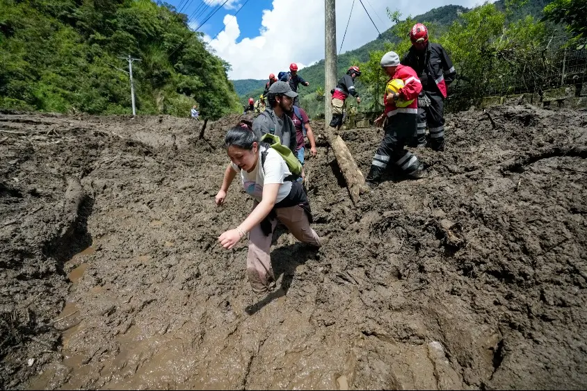 Landslide in Ecuador, rescuers find bodies of 8 victims so far