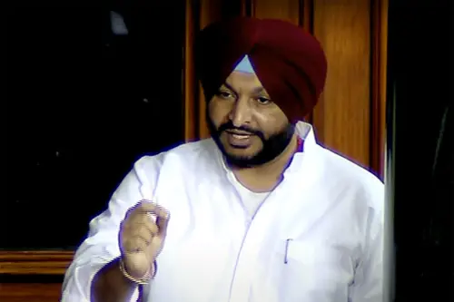 MoS Railways Ravneet Bittu condoles loss of lives in West Bengal train accident