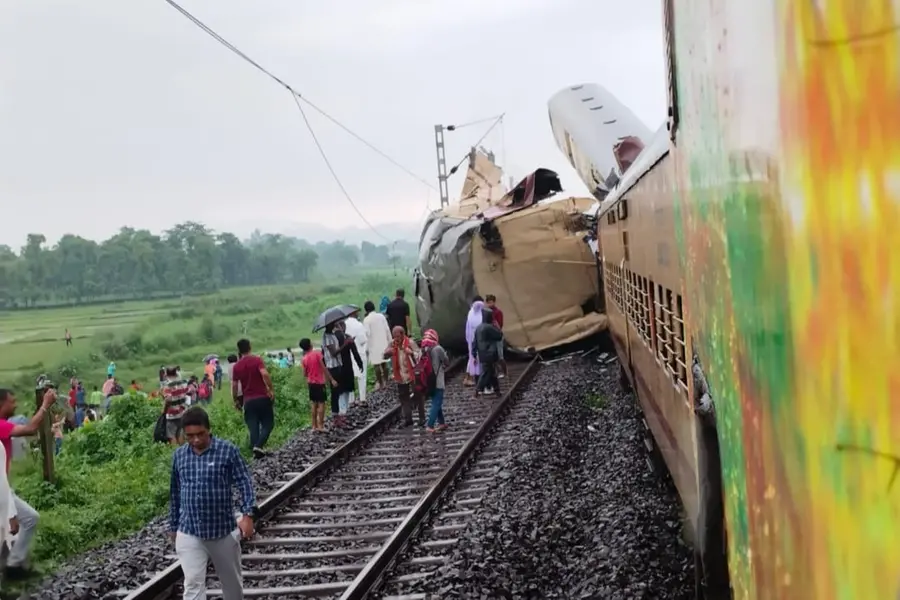 ആവർത്തിച്ച് ട്രെയിൻ ദുരന്തങ്ങൾ: 296 ജീവൻ പൊലിഞ്ഞ ബാലസോറും പാഠമായില്ല; ഇനിയെന്ന് നടപ്പിലാക്കും 'കവച്'